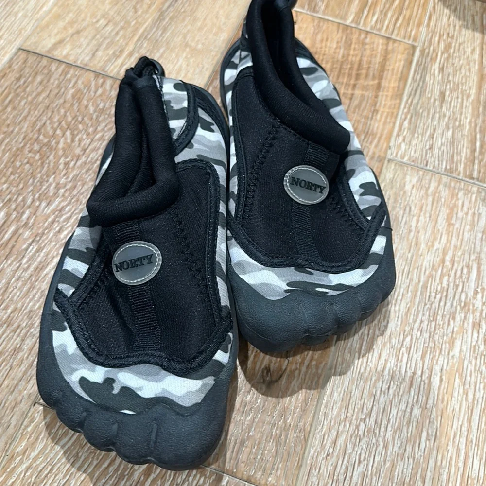 Norty swim shoes